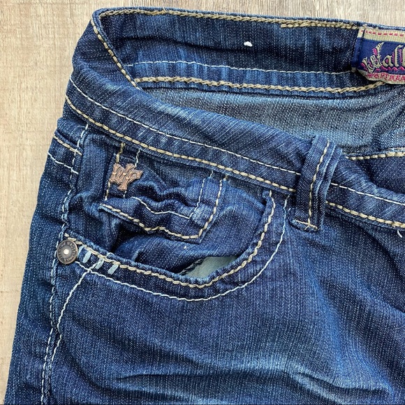 Wallflower Jean Shorts - Picture 2 of 5